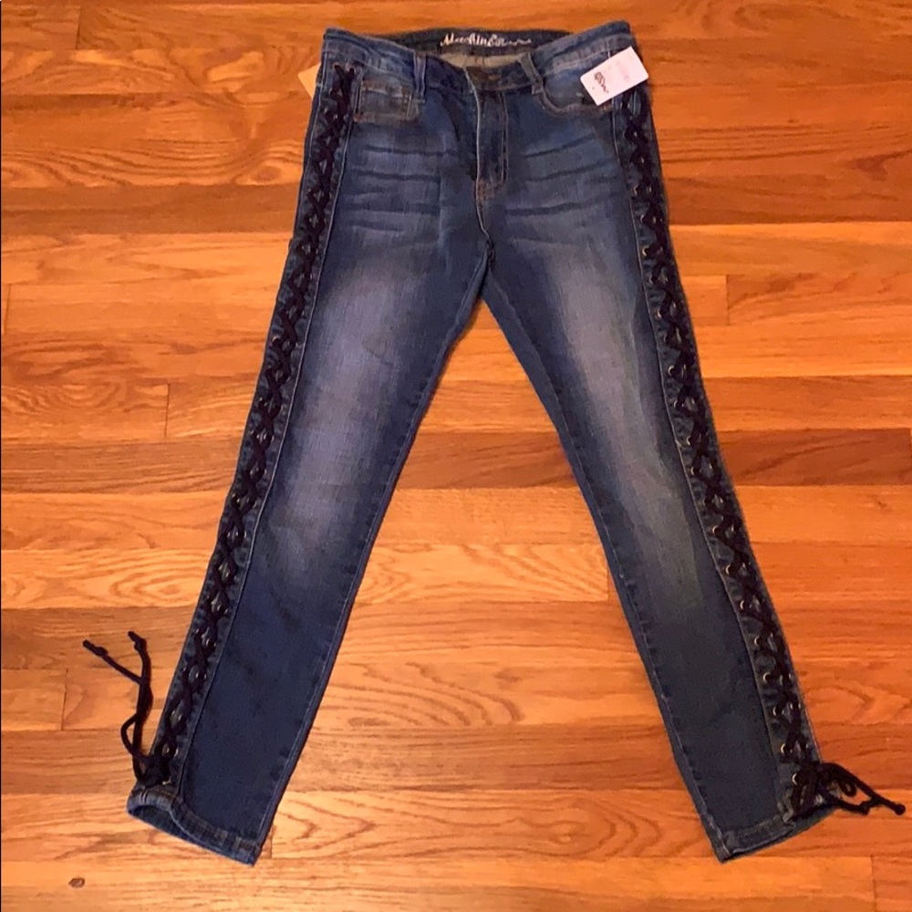 EDGY TIE JEANS!